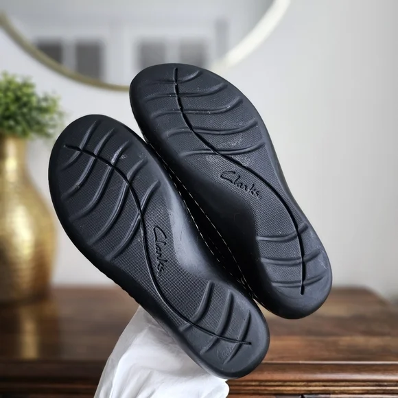 Clarks Women’s Ashland Joy Leather Slip-On Loafers Black Comfort Shoes Size 7M - Picture 6 of 14